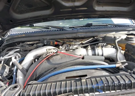 2004 Ford Excursion Limited из США, поврежденный, VIN 1FMSU43PX4EB01953